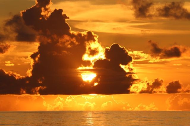 Sunset at the end of the day !!
On beautiful yacht Fascination 

#yacht #yachtlife #yachtlover #capturethemoment #sunsetlovers #sunset_pics #takemyhearteverywhere #loveyourself #maldivesislands #maldives #maldivessunset #takemetoparadise